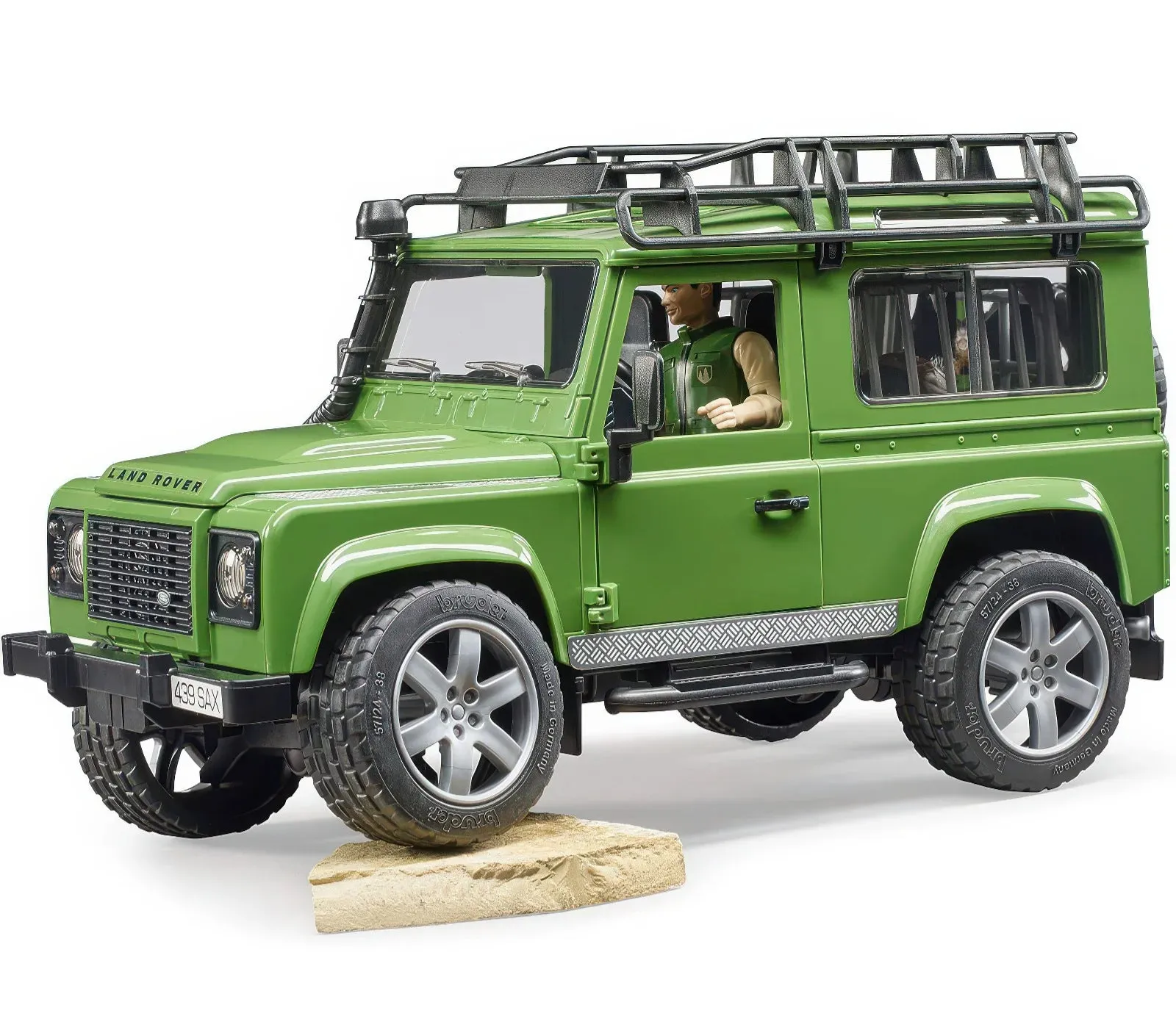 sustainable product Summer Toy BRUDER Land Rover Defender Station Wagon with Forester and Dog